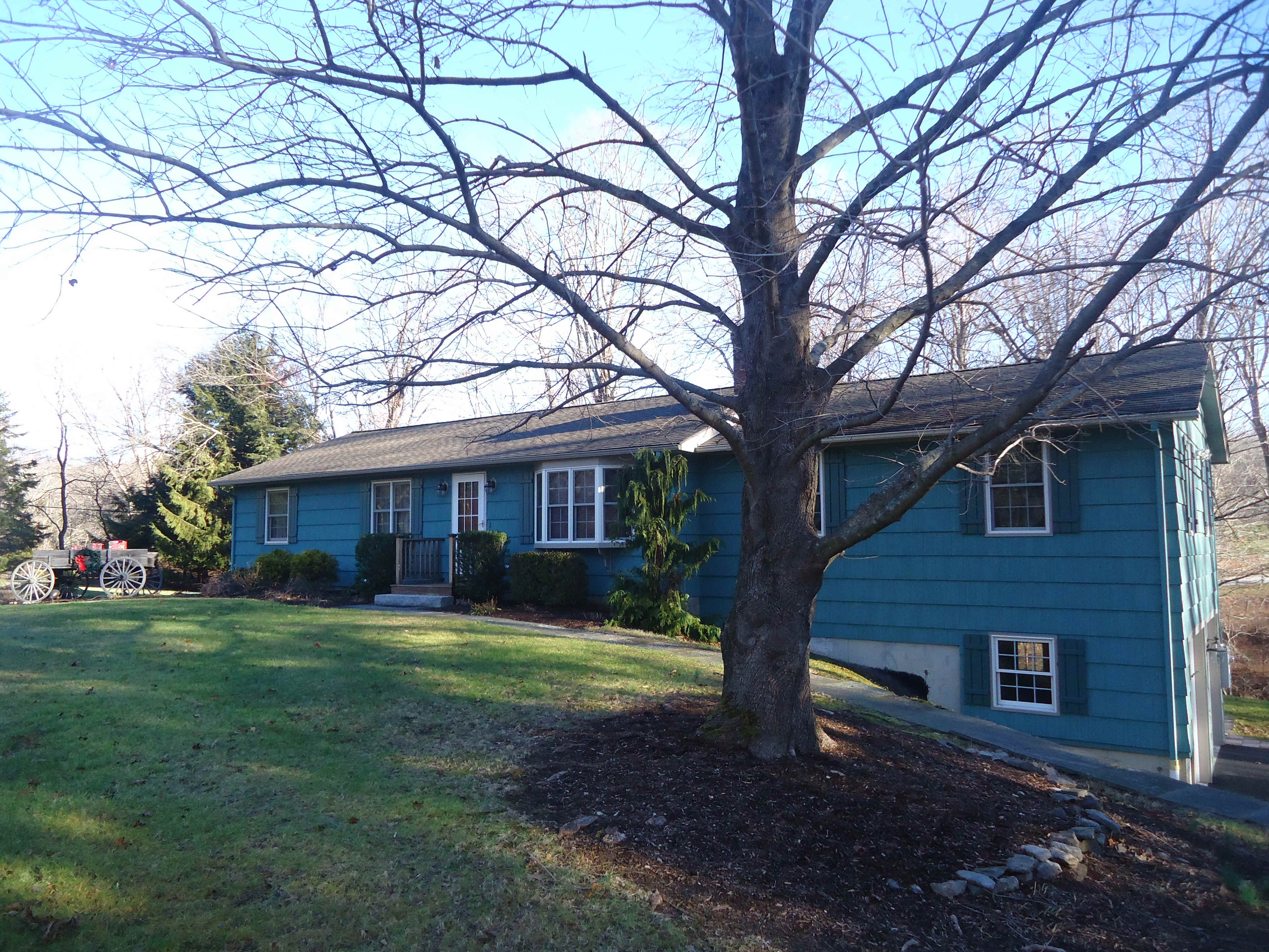 Building photograph for 8 WEWAKA BROOK RD